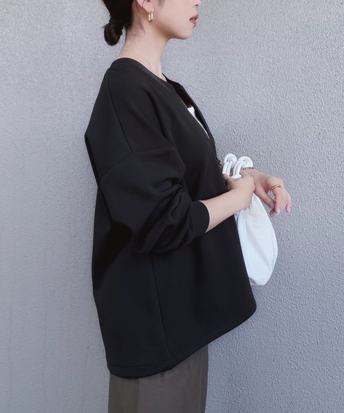 Emma Taylor（エマテイラー）の「【着回し力抜群！サテンドッキング】ライトダンボールフロント２wayドロストヘムプルオーバー（Tシャツ/カットソー・レディース・ネイビー/ライトベージュ/ブラック/ホワイト/チャコールグレー・FREE）」の10枚目の写真
