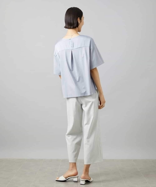 MICHEL KLEIN(ミッシェル・クラン)の「サテンドッキングプルオーバー(Tシャツ/カットソー・レディース・ブラック/ライトベージュ/ダークインディゴブルー・38)」の13枚目の写真