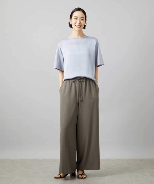 MICHEL KLEIN(ミッシェル・クラン)の「サテンドッキングプルオーバー(Tシャツ/カットソー・レディース・ブラック/ライトベージュ/ダークインディゴブルー・38)」の18枚目の写真