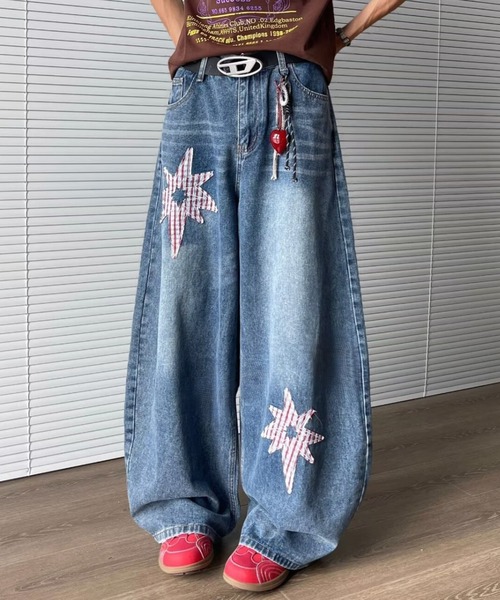 B.R.U(ブル)の「ビッグシルエットスターアップリケデニムパンツ(デニムパンツ・メンズ・ブルー・MEDIUM/LARGE)」の1枚目の写真