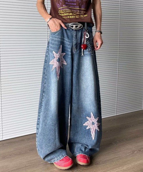 B.R.U(ブル)の「ビッグシルエットスターアップリケデニムパンツ(デニムパンツ・メンズ・ブルー・MEDIUM/LARGE)」の3枚目の写真