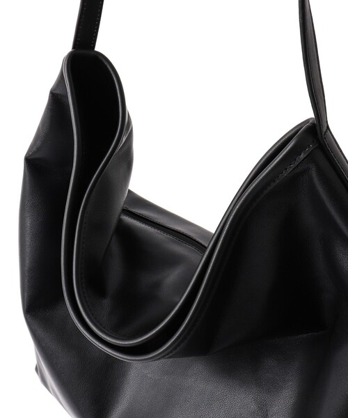 Un coeur（アンクール）の「【Un coeur/アンクール】K906015 DRAPE ONE SHOULDER（ショルダーバッグ・メンズ・ブラック・FREE）」の13枚目の写真