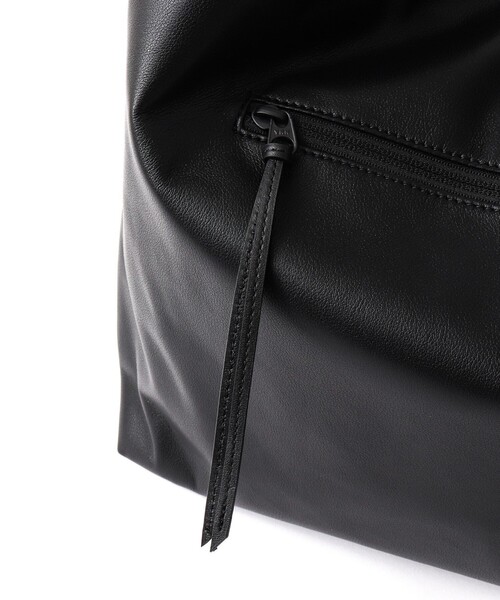 Un coeur（アンクール）の「【Un coeur/アンクール】K906015 DRAPE ONE SHOULDER（ショルダーバッグ・メンズ・ブラック・FREE）」の18枚目の写真