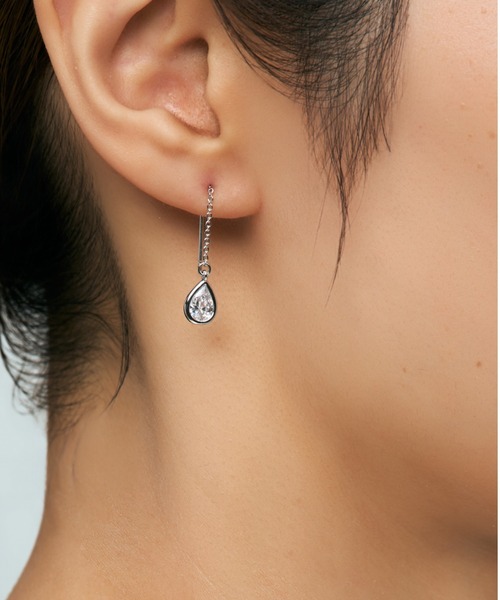 UNITED JEWELS-ef-(ユナイテッドジュエルズイフ)の「Chain Pierce - Drop CZ(ピアス(両耳用)・レディース・イエローゴールド/シルバー・FREE)」の5枚目の写真