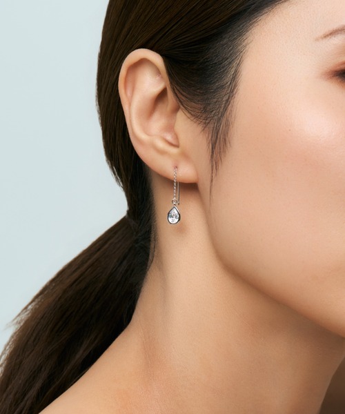 UNITED JEWELS-ef-(ユナイテッドジュエルズイフ)の「Chain Pierce - Drop CZ(ピアス(両耳用)・レディース・イエローゴールド/シルバー・FREE)」の6枚目の写真