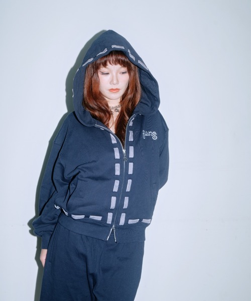 twins(nemne store)(ツインズ)の「Ribbon zip hoodie(パーカー・レディース・グレー/Navy・SMALL/MEDIUM)」の7枚目の写真