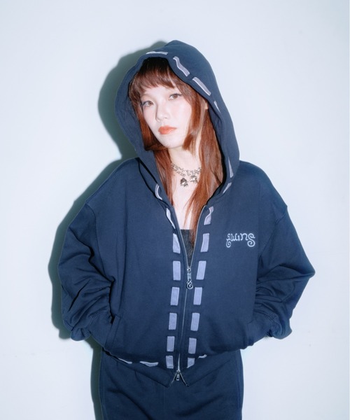 twins(nemne store)(ツインズ)の「Ribbon zip hoodie(パーカー・レディース・グレー/Navy・SMALL/MEDIUM)」の8枚目の写真