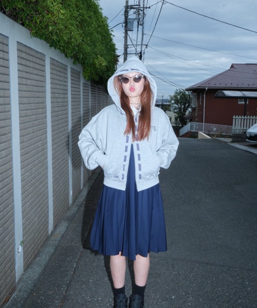 twins(nemne store)(ツインズ)の「Ribbon zip hoodie(パーカー・レディース・グレー/Navy・SMALL/MEDIUM)」の5枚目の写真