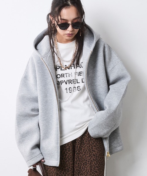 CHIC STYLE(シックスタイル)の「バルーンジップアップフーディ<大きいサイズ有>シックスタイル(パーカー・レディース・ブラック/杢グレー・5L~6L/3L~4L/L~LL/M)」の1枚目の写真