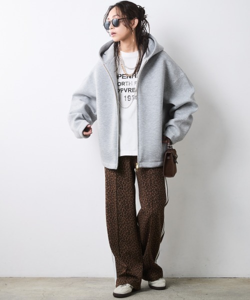 CHIC STYLE(シックスタイル)の「バルーンジップアップフーディ<大きいサイズ有>シックスタイル(パーカー・レディース・ブラック/杢グレー・5L~6L/3L~4L/L~LL/M)」の17枚目の写真
