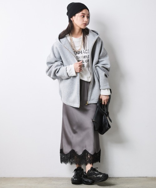 CHIC STYLE(シックスタイル)の「バルーンジップアップフーディ<大きいサイズ有>シックスタイル(パーカー・レディース・ブラック/杢グレー・5L~6L/3L~4L/L~LL/M)」の3枚目の写真