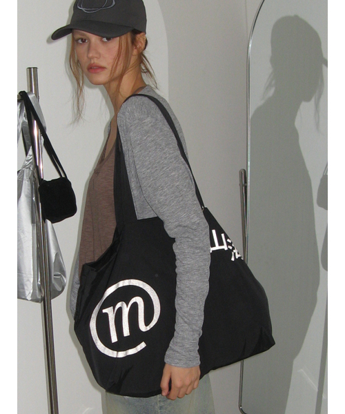 MOLMANON(モルマノン)の「SANHAE TOTE BAG - BLACK(ショルダーバッグ・レディース・その他・FREE)」の2枚目の写真