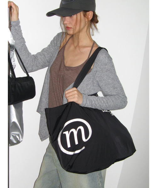 MOLMANON(モルマノン)の「SANHAE TOTE BAG - BLACK(ショルダーバッグ・レディース・その他・FREE)」の3枚目の写真