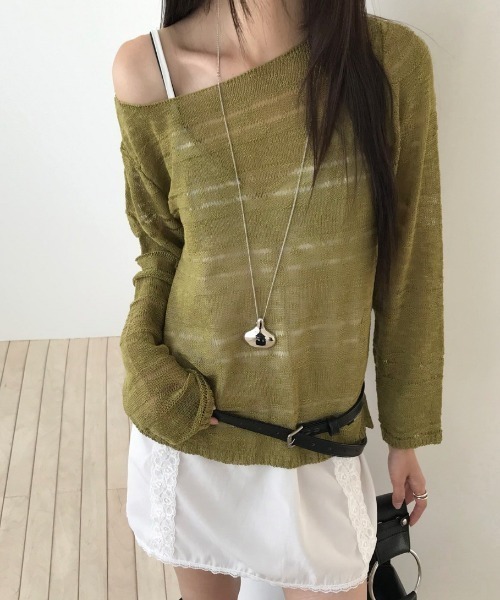 FLINEA(フリネア)の「オフショルダー長袖ニットトップス(ニット/セーター・レディース・アクア/カーキオリーブ・FREE)」の2枚目の写真