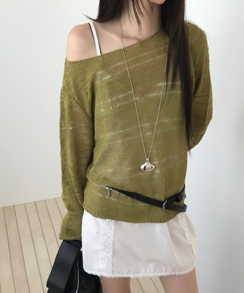 FLINEA(フリネア)の「オフショルダー長袖ニットトップス(ニット/セーター・レディース・アクア/カーキオリーブ・FREE)」の3枚目の写真