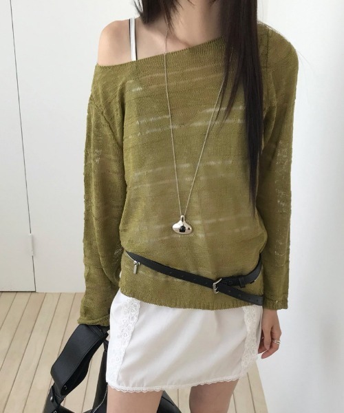 FLINEA(フリネア)の「オフショルダー長袖ニットトップス(ニット/セーター・レディース・アクア/カーキオリーブ・FREE)」の6枚目の写真