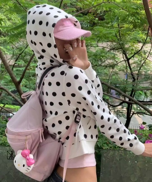 AVYL(アヴィル)の「ドット柄クロップドジップパーカー(パーカー・レディース・ホワイト・M)」の7枚目の写真