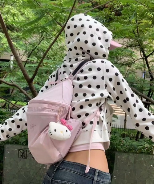 AVYL(アヴィル)の「ドット柄クロップドジップパーカー(パーカー・レディース・ホワイト・M)」の8枚目の写真