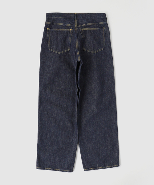 WISM(ウィズム)の「WISM ORIGINAL PRODUCT TUCK DENIM PANT(デニムパンツ・メンズ・ブラック/ネイビー・LARGE/MEDIUM)」の3枚目の写真