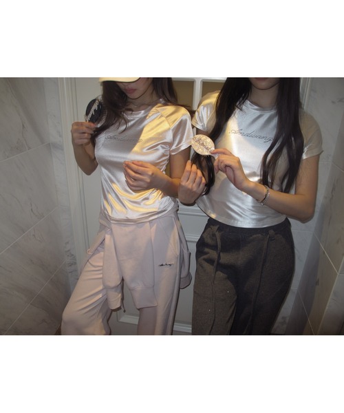 andwang(アンドワン)の「AND bijou tee(Tシャツ/カットソー・レディース・ホワイト/ブラック・FREE)」の5枚目の写真