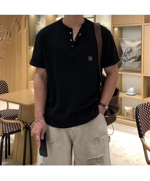 LOOKPLE(ルックプル)の「パッチ フロントボタン ヘンリーネック半袖Tシャツ(ブラック)(Tシャツ/カットソー・メンズ・ブラック・LARGE/MEDIUM)」の3枚目の写真