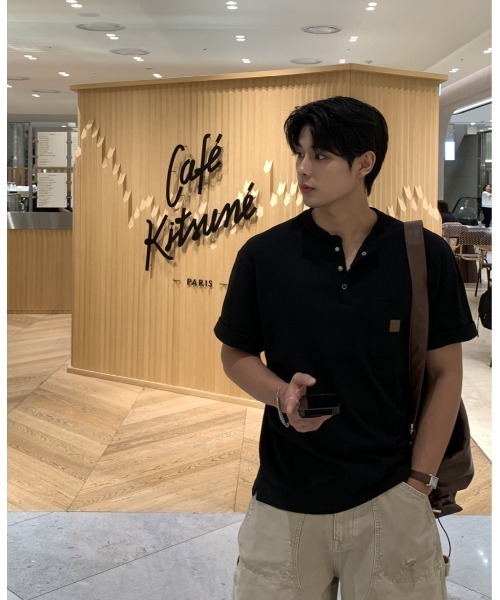 LOOKPLE(ルックプル)の「パッチ フロントボタン ヘンリーネック半袖Tシャツ(ブラック)(Tシャツ/カットソー・メンズ・ブラック・LARGE/MEDIUM)」の7枚目の写真