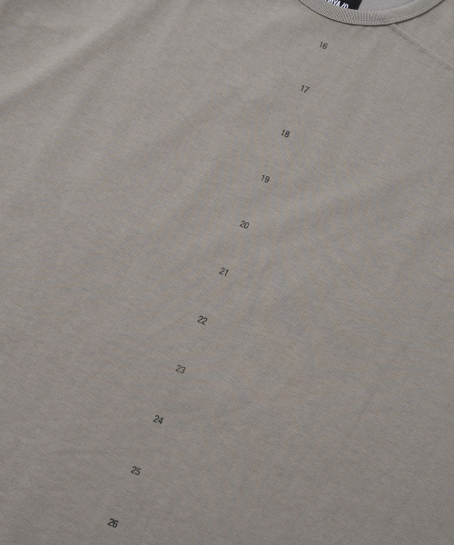 AJOBYAJO（アジョバイアジョ）の「10th Anniversary Raglan T-Shirt [WARM GRAY]（Tシャツ/カットソー・レディース・その他・MEDIUM/LARGE/X-LARGE）」の3枚目の写真