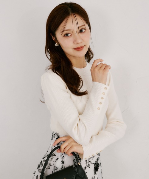 tocco closet(トッコ クローゼット)の「袖口ハート釦プチハイネックリブニットプルオーバー(ニット/セーター・レディース・アイボリー/ブラック/ブラウン/ピンク・M)」の10枚目の写真