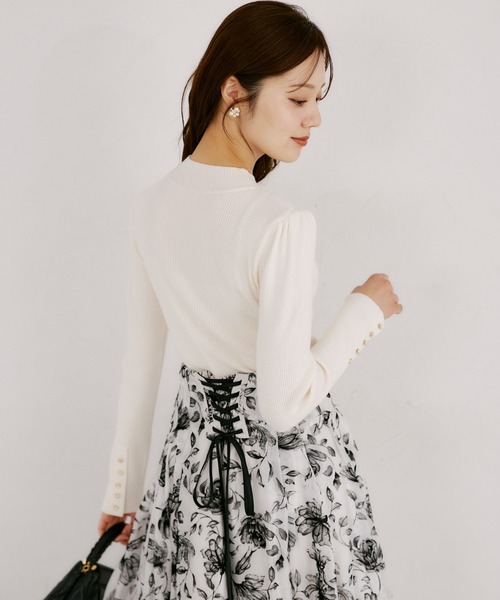 tocco closet(トッコ クローゼット)の「袖口ハート釦プチハイネックリブニットプルオーバー(ニット/セーター・レディース・アイボリー/ブラック/ブラウン/ピンク・M)」の11枚目の写真