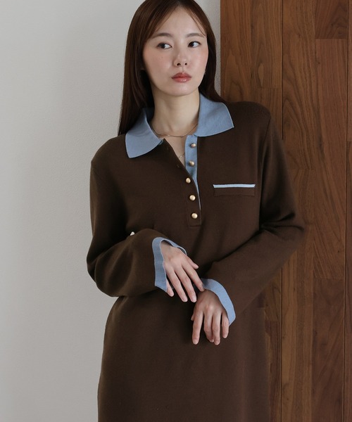 J by blue(ジェイバイブルー)の「ゴールドボタン配色ポロニットワンピース(ワンピース・レディース・グレイッシュベージュ/ブラック/ブラウン・MEDIUM)」の2枚目の写真