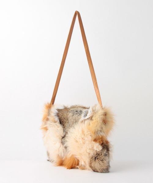green label relaxing(グリーンレーベルリラクシング)の「KC FUR CLT バッグ(ショルダーバッグ・レディース・ブラック/ベージュ・FREE)」の3枚目の写真