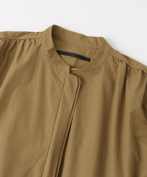 KBF+（ケービーエフプラス）の「KBF+ ギャザーロングブルゾン（その他アウター・レディース・カーキ/グレー系その他/マスタード・ONE）」の7枚目の写真