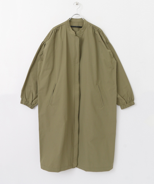 KBF+（ケービーエフプラス）の「KBF+ ギャザーロングブルゾン（その他アウター・レディース・カーキ/グレー系その他/マスタード・ONE）」の11枚目の写真