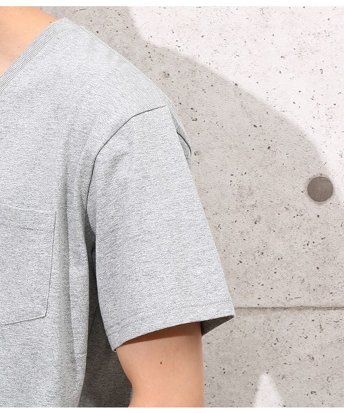 ADAM ET ROPE'(アダムエロペ)の「ヘビーVネックTシャツ(Tシャツ/カットソー・メンズ・ネイビー/グレー/ホワイト/ダークブラウン・L/M/S)」の15枚目の写真