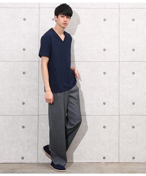 ADAM ET ROPE'(アダムエロペ)の「ヘビーVネックTシャツ(Tシャツ/カットソー・メンズ・ネイビー/グレー/ホワイト/ダークブラウン・L/M/S)」の8枚目の写真