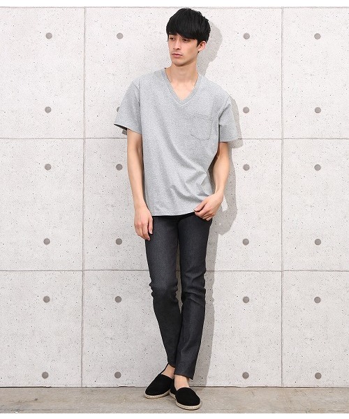 ADAM ET ROPE'(アダムエロペ)の「ヘビーVネックTシャツ(Tシャツ/カットソー・メンズ・ネイビー/グレー/ホワイト/ダークブラウン・L/M/S)」の9枚目の写真