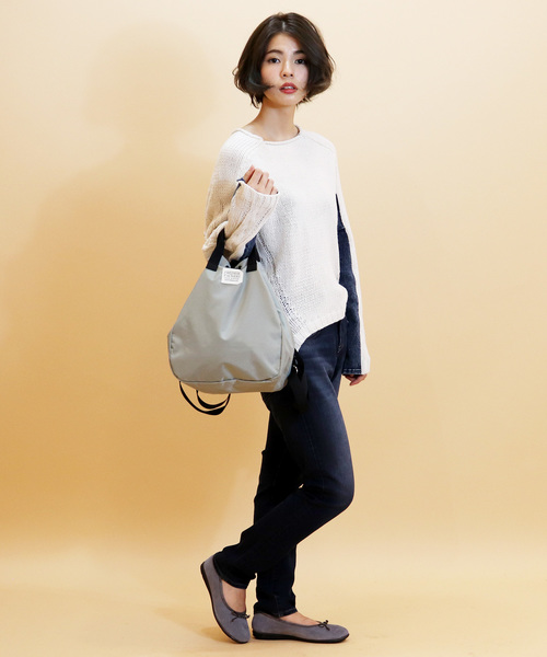 FREDRIK PACKERS(フレドリックパッカーズ)の「【FREDRIK PACKERS/フレドリックパッカーズ】-別注- 420D BLOOM PACK ナイロンバックパック/リュック(バックパック/リュック・レディース・チャコールグレー/ブラック/ベージュ/シルバー・FREE)」の4枚目の写真
