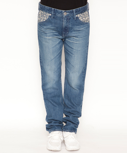 X-girl(エックスガール)の「LEO-PATCH DENIM PANTS(デニムパンツ・レディース・インディゴブルー/ライトインディゴブルー・0/1/2)」の7枚目の写真