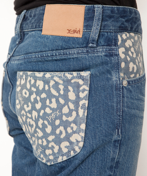 X-girl(エックスガール)の「LEO-PATCH DENIM PANTS(デニムパンツ・レディース・インディゴブルー/ライトインディゴブルー・0/1/2)」の6枚目の写真