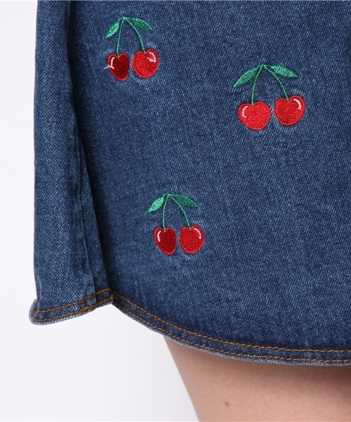 WEGO(ウィゴー)の「WEGO/デニムチェリー刺繍スカート(デニムスカート・レディース・インディゴブルー/ダークインディゴブルー・FREE)」の7枚目の写真