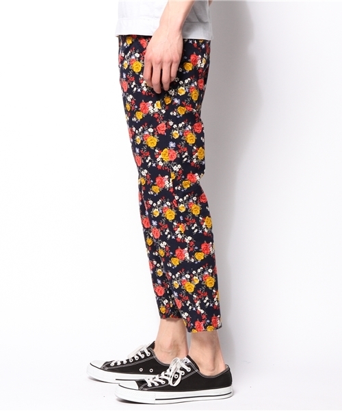 SHIPS JET BLUE（シップスジェットブルー）の「SGS: フラワー/リラックス テーパード パンツ（チノパンツ・メンズ・ネイビー/ベージュ/ダークブルー/ブラック/コバルトブルー・SMALL/LARGE/MEDIUM）」の11枚目の写真