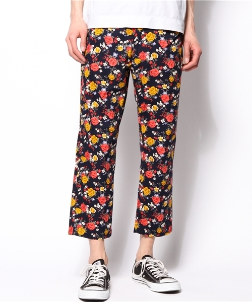 SHIPS JET BLUE（シップスジェットブルー）の「SGS: フラワー/リラックス テーパード パンツ（チノパンツ・メンズ・ネイビー/ベージュ/ダークブルー/ブラック/コバルトブルー・SMALL/LARGE/MEDIUM）」の21枚目の写真