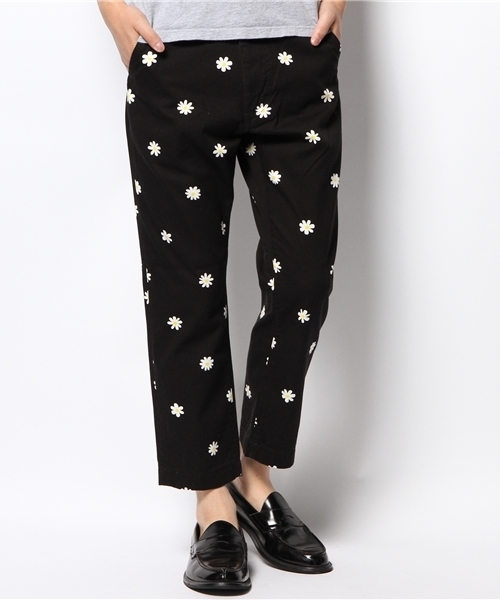 SHIPS JET BLUE（シップスジェットブルー）の「SGS: フラワー/リラックス テーパード パンツ（チノパンツ・メンズ・ネイビー/ベージュ/ダークブルー/ブラック/コバルトブルー・SMALL/LARGE/MEDIUM）」の6枚目の写真