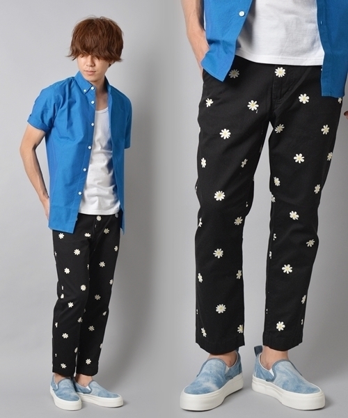 SHIPS JET BLUE（シップスジェットブルー）の「SGS: フラワー/リラックス テーパード パンツ（チノパンツ・メンズ・ネイビー/ベージュ/ダークブルー/ブラック/コバルトブルー・SMALL/LARGE/MEDIUM）」の10枚目の写真