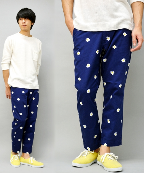 SHIPS JET BLUE（シップスジェットブルー）の「SGS: フラワー/リラックス テーパード パンツ（チノパンツ・メンズ・ネイビー/ベージュ/ダークブルー/ブラック/コバルトブルー・SMALL/LARGE/MEDIUM）」の8枚目の写真