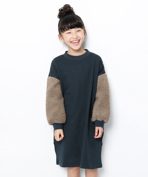 devirock（デビロック）の「スウェットスリーブビッグシルエットワンピース（ワンピース・キッズ・ブラック/ネイビー/ブルー系その他/パープル系その他/ダークベージュ・110cm/100cm/120cm/130cm/140cm/150cm/160cm）」の4枚目の写真