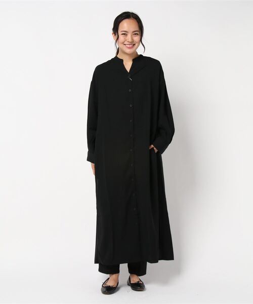 Culture Medium(カルチャーミディアム)の「ロングサイドスリットワンピース(シャツワンピース・レディース・ブラック/ベージュ/カーキ/テラコッタ・FREE)」の2枚目の写真