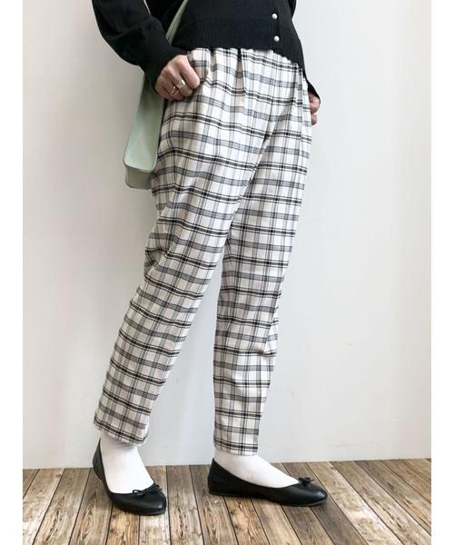 earth music&ecology（アースミュージックアンドエコロジー）の「ラクラクテーパードパンツ ＊（その他パンツ・レディース・ブラック/ベージュ/その他9/その他12/ブラック系その他3/ベージュ系その他4・M/L）」の19枚目の写真