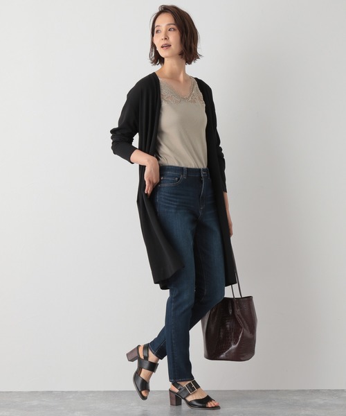 LEPSIM(レプシィム)の「カタレースインナータンク 887145(タンクトップ・レディース・ブラック/オフホワイト/グレイッシュベージュ・MEDIUM/LARGE)」の8枚目の写真