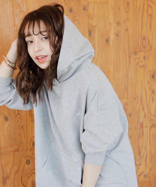 KANGOL EXTRA COMFORT（カンゴールエクストラコンフォート）の「【KANGOL EXTRA COMFORT(カンゴール　エクストラ　コンフォート)】ワイドスリットパーカー（パーカー・レディース・ブルーグレー/パープル/オフホワイト/ブラック/モカ/ベージュ/ブラウン/杢グレー/アイボリー/レンガ・LL/M/L）」の6枚目の写真